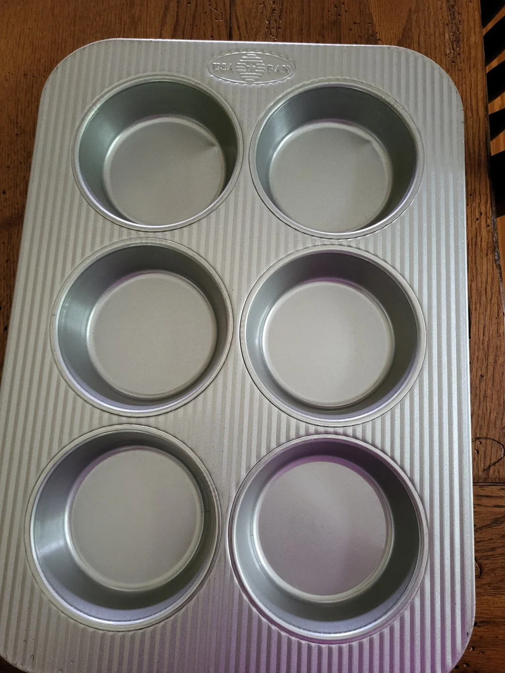 Nonstick 6-Cup Muffin Pan - Silver